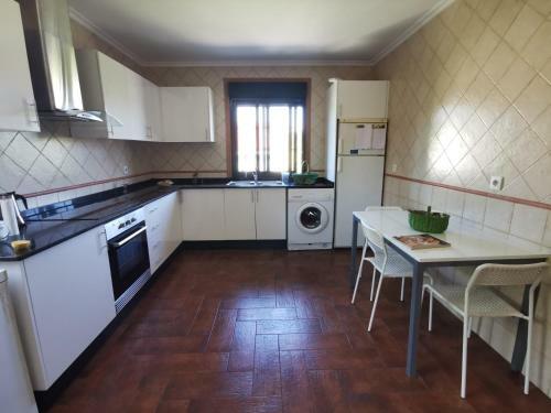 Gran Villa A 600 Metros De La Playa De Lim�ns
