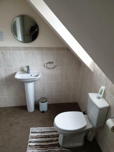 Large House Swindon 3 Deluxe Doubles 1 En-suite