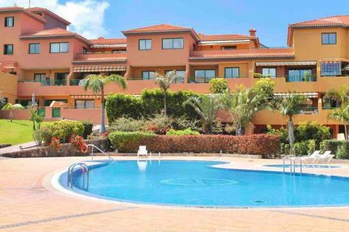 Luminoso Apartamento Con Piscina Y Parking