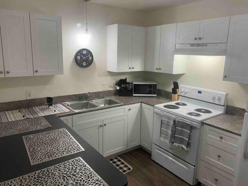 Modern 2 Bedroom Apartment Close To Enmu