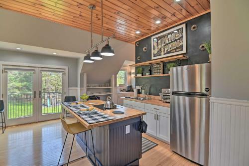 Apartamento Stylish Studio With Fireplace About 3 Mi From Dtwn!
