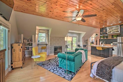 Apartamento Stylish Studio With Fireplace About 3 Mi From Dtwn!