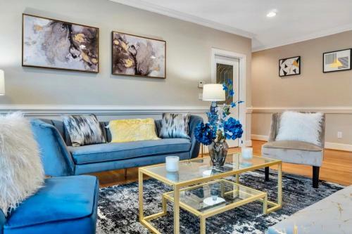 King Bed, Home Theater, Pool Table, Game Room, Fireplace