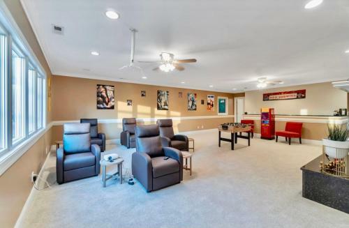 King Bed, Home Theater, Pool Table, Game Room, Fireplace