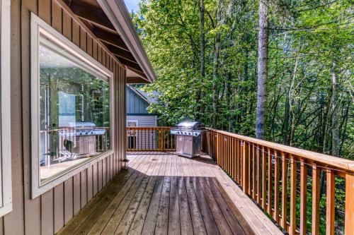 Modern Forest Retreat