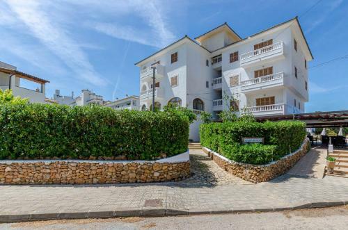 Yourhouse La Cabanya 6 Apartamentos De Playa With Shared Pool