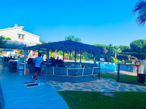 Luxurious 2 Bed Apartment With Amazing Beach Views