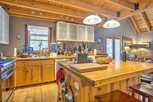 Table Rock Retreat - Spacious Private Pool Home In The Mountains Home