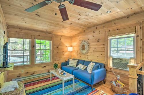Charming Waterfront Cottage With Porch And Grill!
