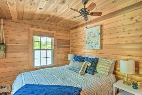 Charming Waterfront Cottage With Porch And Grill!