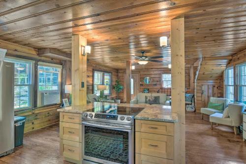 Charming Waterfront Cottage With Porch And Grill!
