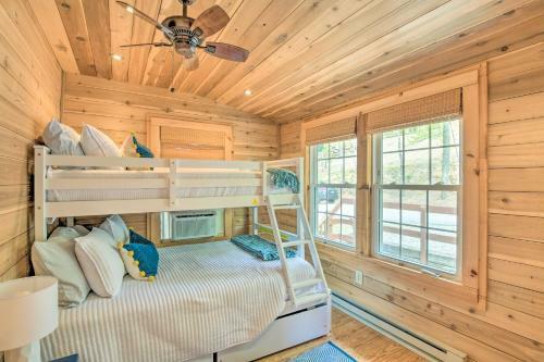Charming Waterfront Cottage With Porch And Grill!