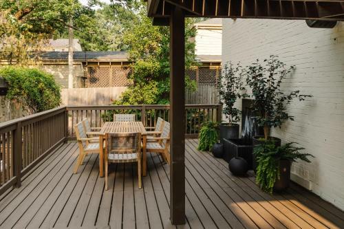 The Above Nashville Chic Estate