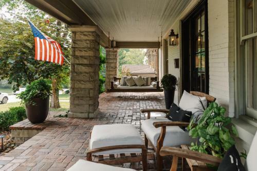 The Above Nashville Chic Estate