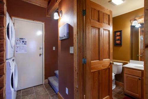 Big Bear Cabin Hot Tub Community Amenities