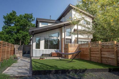 Chic Central Austin 2b House W/ Tesla Charger