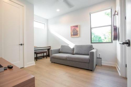 Chic Central Austin 2b House W/ Tesla Charger