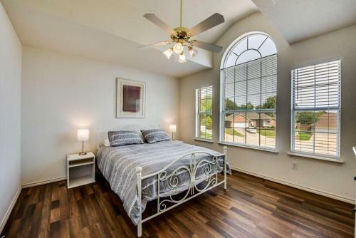 New Beautiful And Shaded Back Yard Tvs In Every Bedroom