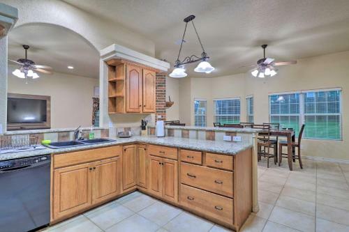 Family-friendly Woodway Home With Private Yard!