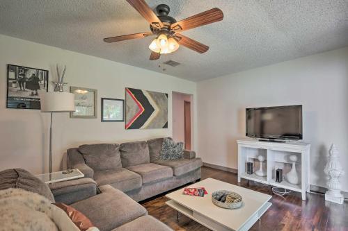 Idyllic Abode With Yard - Near Dtwn And Airport!