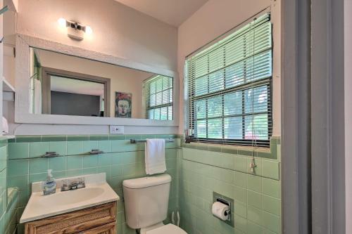 Idyllic Abode With Yard - Near Dtwn And Airport!