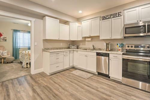 Lovely Cheyenne Home With Fireplace And Grill!