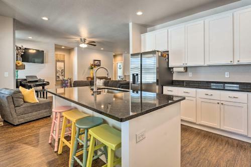 Lovely Cheyenne Home With Fireplace And Grill!