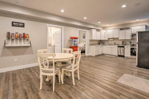 Lovely Cheyenne Home With Fireplace And Grill!