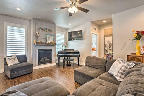 Lovely Cheyenne Home With Fireplace And Grill!