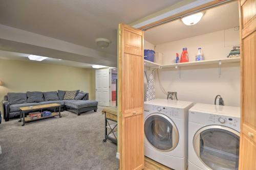 Cozy Sheridan Abode Near Parks And Restaurants!