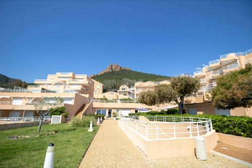 Apartamento Nice 51 M With Terrace-pool And Sea View