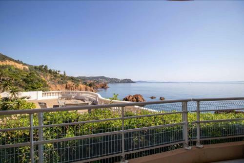 Apartamento Nice 51 M With Terrace-pool And Sea View