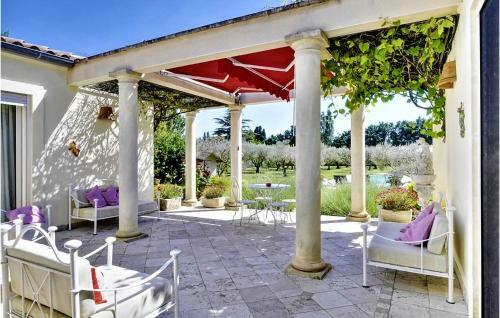 Amazing Home In Tarascon With 3 Bedrooms