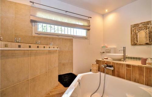 Amazing Home In Tarascon With 3 Bedrooms