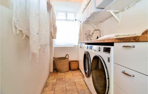 Awesome Home In Verfeuil With 3 Bedrooms