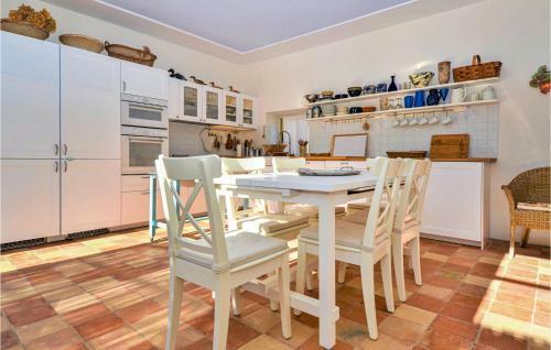Awesome Home In Verfeuil With 3 Bedrooms