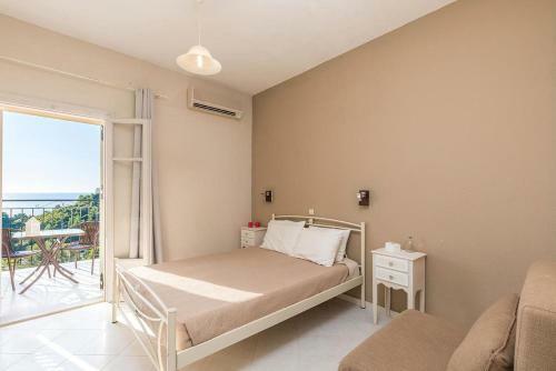 Escape Studio Apartments With Swimming Pool On Pelekas Beach