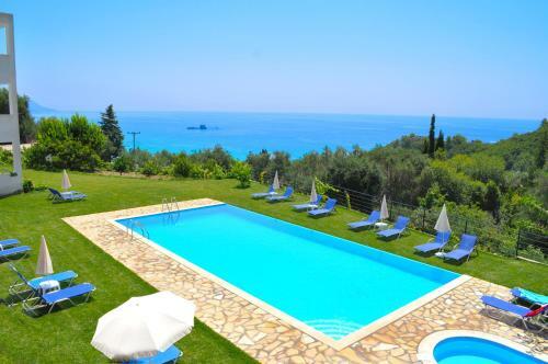 Escape Studio Apartments With Swimming Pool On Pelekas Beach