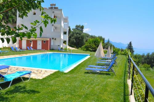 Escape Studio Apartments With Swimming Pool On Pelekas Beach