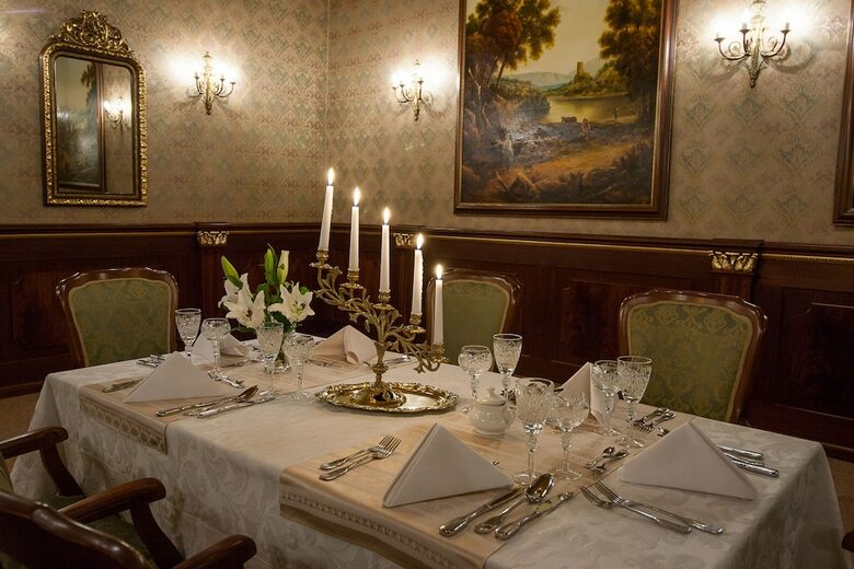 Grand Hotel