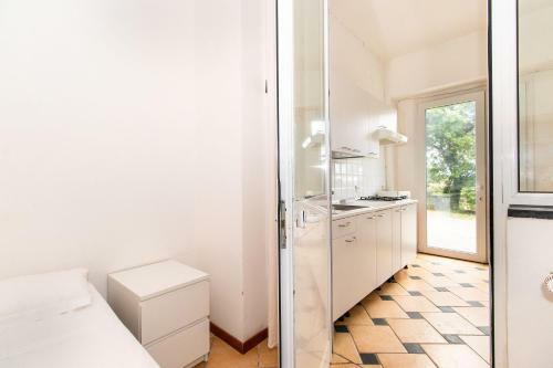 Chiavari Cozy Apartments In Villa With Shared Garden & Parking