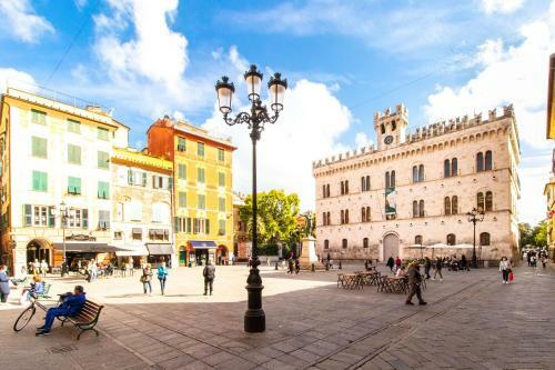 Chiavari Cozy Apartments In Villa With Shared Garden & Parking