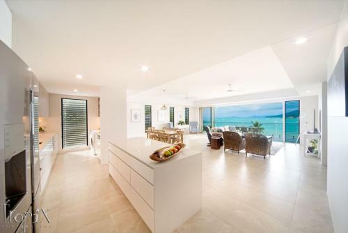 Apartamento Splendeur Sur La Mer - Three Bedroom