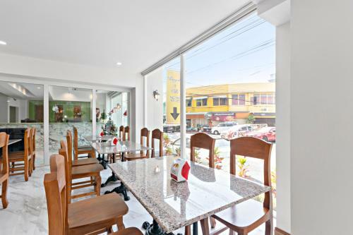 Hostal Royale 8 Ville Guest House