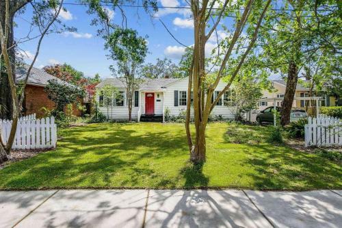Miss Ginger's East Hill Cottage
