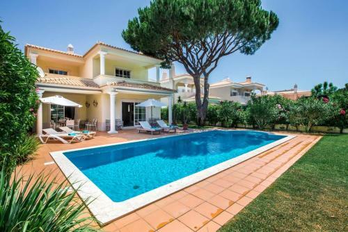 Casa Moura Tai - Luxury Villa Overlooking Pinhal Golf Course