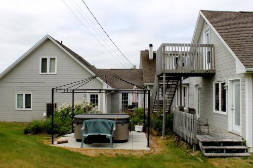 Mackenzie House Tourist Home B&B
