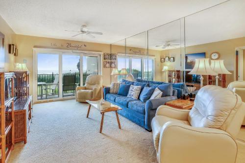 Land's End 204 Building 7- Beachfront Condo Beautiful Gulf Views