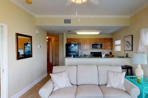 210 - Palms Of Treasure Island