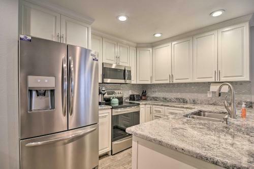 Apartamento Elegant Fl Condo With Pool Walk To Madeira Beach!